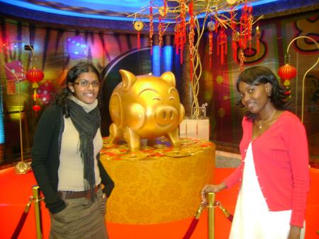 SANDI ET PUSH IN CHINA les filles en or