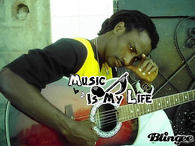 never sans son arme :D